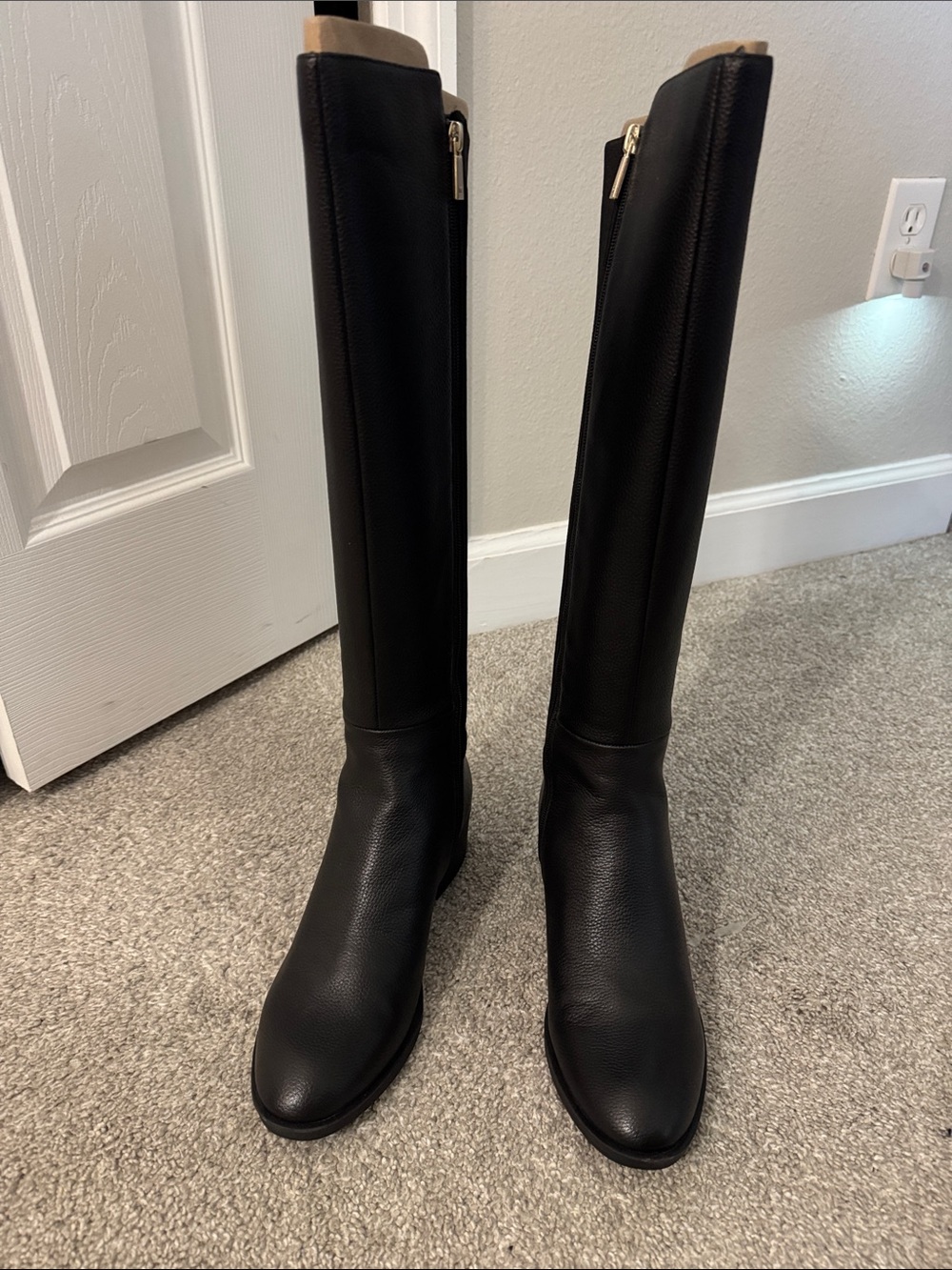 Women's Over-the-Knee Black Leather Zip-Back Boots